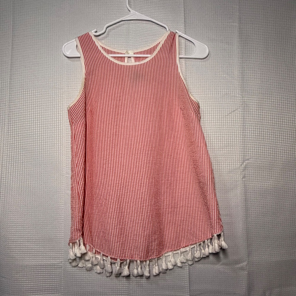 Women's Small Red & White‎ Seersucker Sleeveless Tassel Hem Top
